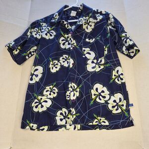 Gecko Hawaii Size Med 100% Cotton Beach Shirt or Vacation. Short Sleeves Floral.